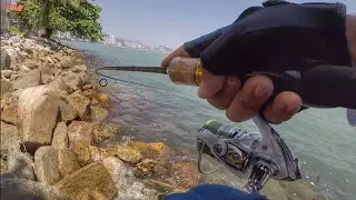 Micro Jigging di Padang Kota Penang -- STRIKE Ikan Alu Alu ( Ultralight Fishing )