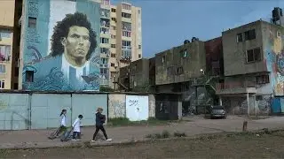 Buenos Aires fights vandalism with street art