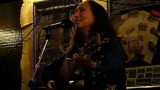 Live at Colfers  In the Early Morning Rain  Julie Felix