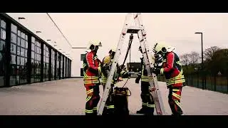 Feuerwehr-Steckleiter als Bockleiter aufbauen