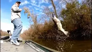 Bass Fishing Slow Motion Hook Set & Boat Flip