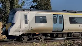 Thameslink Class 700 & Southeastern Class 465 Trains at Dartford Kent
