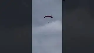 turn and go. footlaunch paramotor on 2 false legs. no feet #nodefeat