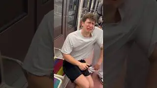 IL VA SE FAIRE PASSER POUR UN FAUX CONTR&Ocirc;LEUR RATP 😏😨