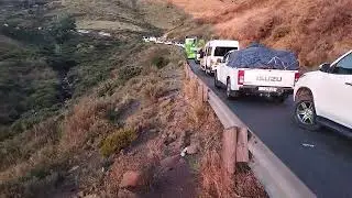 Traffic Blockage on Lesotho’s Treacherous Moteng Pass | Heavy Vehicles Struggle on Steep Slopes