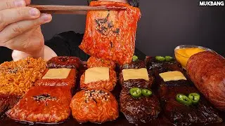 ASMR MUKBANG | SPICY FIRE NOODLES & ENOKI MUSHROOM SAUSAGE EATING 불닭볶음면 불닭쌈 소세지 먹방