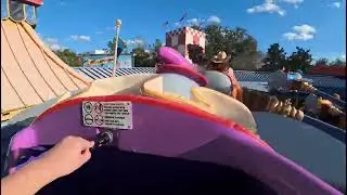 Riding Dumbo the Elephant Spinner Inside POV @Disney 