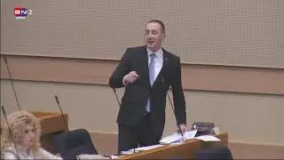 Posle duže vremena Draško u Skupštini, predložio Rezoluciju pa utekao sa burne rasprava o kockanju