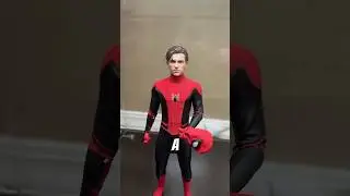 Hot Toys Spider-Man Upgraded Suit Review