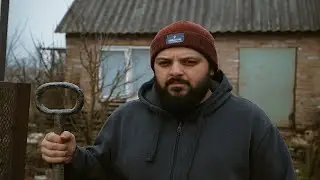 Безробітний блогер йде працювати до сараю, щоб зігрітись, бо немає світла