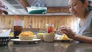 Обед в ресторане Kelly's в Ла-Марке. Каджунско-азиатская жизнь в Техасе.