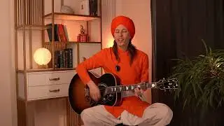 Baba Nam Kevalam. Kirtan performed by Dada Abhidhyána in Novosibirsk