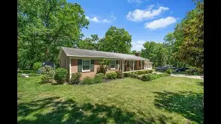Seeking room to spread out but still be close to the hustle and bustle of Gainesville?