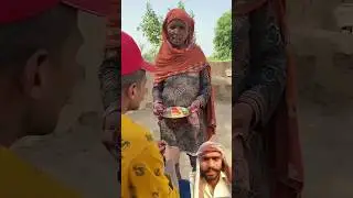😀😀 Pakistani new content funny ammaji Noor desi burger manjhi made
