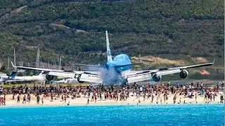 Захватывающая посадка самолета на пляже // Exciting landing airplane on beach