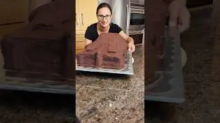 😋 When you go all out to surprise your kid with a cool birthday cake