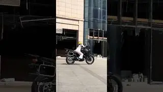 Girl Switched from Scooter to Another Person&rsquo;s Bike