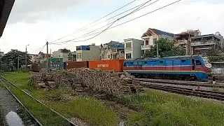 [457] D19E-946 kéo tàu hàng ASY22 vào ga Nam Định (9:34) (27/9/2025)