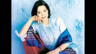 Nanci Griffith, Tom Paxton & Carolyn Hester - Can't Help But Wonder Where I'm Bound (Live 1993)