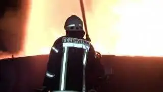 Gro&szlig;brand bei Recyclingfirma in Brinkum (25.5.2015)