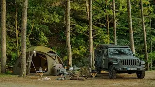 CAMPING IN THE COZY FOREST WITH JEEP GLADIATOR 🏕️[ RELAXING,  ASMR ]