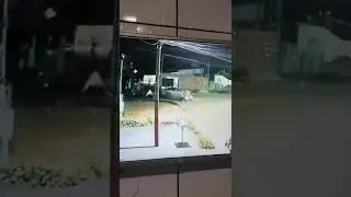 C&acirc;mera Registra Momento de Colis&atilde;o Frontal Entre Moto e Carro em Rolim de Moura