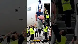✈️👷 Incredible Airport Scene &ndash; Passenger Lifted by Crane Into Plane! 😲🚨