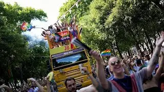 EuroPride Lisbonne : des milliers de personnes d&eacute;filent pour d&eacute;fendre les droits des personnes LGBT+