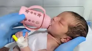 Cute Little Baby in NICU | Feeding Time with Nurse 💕 | Under Phototherapy and nursing care