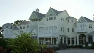 At this Florida mansion, the bride and groom were the wedding crashers
