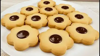 These 5-minute, melt-in-your-mouth Cookies are Perfect with Tea. Easy and delicious recipe.