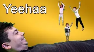Прыгаю на папином животе!