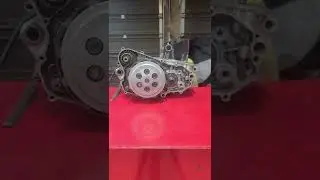 CR 250 Engine Open 