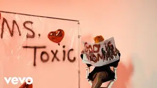 Moyann, Cash Code - Toxic (Official Music Video)