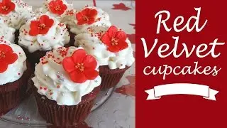 Cupcakes de red velvet con frosting de queso crema y vainilla