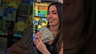 He Brought Me All Cash When I Won a Jackpot on Royal Caribbean! #casino #slots #jackpot