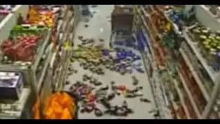 ¡El piso se abrió en pleno súper de Quepos! Sismo dejó rajadura y aún reorganizan mercadería