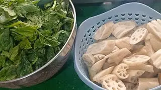 Nadir te Palak || Lotus stem and Spinach / Tasty, Easy and Flavourful!😋✨️ #kashmir #food #recipe 