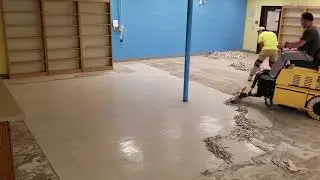 Battery ride on floor scraper for USA market