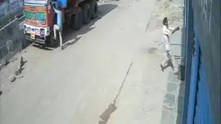 Leopard attacks man in Hyderabad 13-5-2020