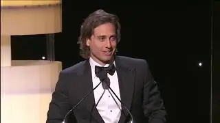 Kate Hudson presents the 2020 Valentine Davies Award to TV creator Brad Falchuk
