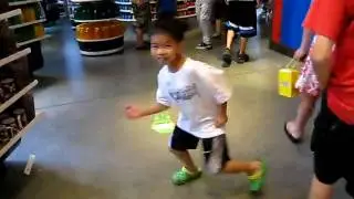 Darren Chau's dance in M&M store