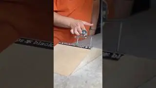 Mike Schneider ramp 3 from blackriver #tinyhawk #flatfacefingerboards #sorryforfingerboarding