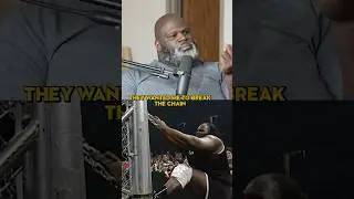 Mark Henry Broke This Padlock FOR REAL