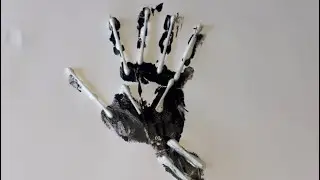 SKELETON HANDPRINT!