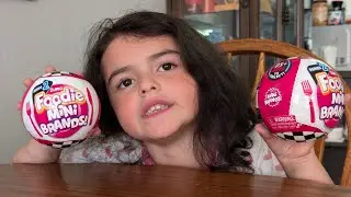 IT'S SNACKCAT SATURDAY!! SOPHIA IS BACK! UNBOXING 'FOODIE' MINI BRANDS!! #minibrands