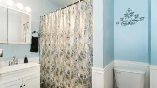 3834 E 32nd St Des Moines, IA 50317