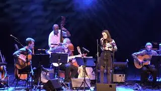 ANDREA MOTIS ESE ARAR EN EL MAR