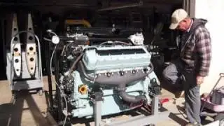 Ford GAA Sherman Tank engine.wmv