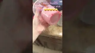 Dunkin&rsquo; makes slime😝😝😜😜